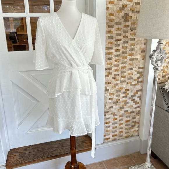 Altar'd State Swiss dot butterfly sleeves tiered white dress - Picture 4 of 12